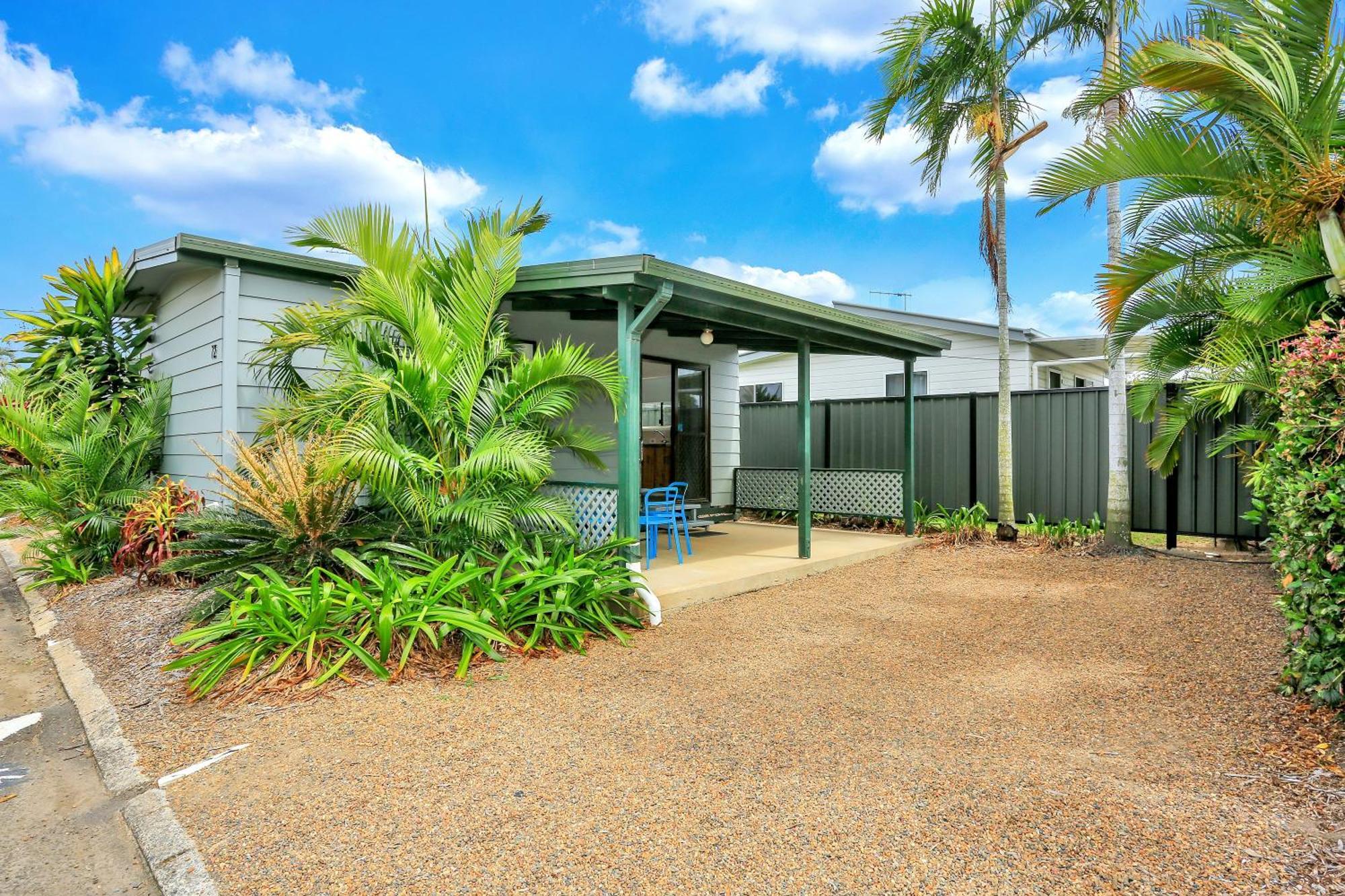 Cane Village Holiday Park Bundaberg Exterior photo