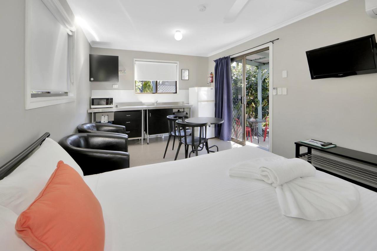 Cane Village Holiday Park Bundaberg Exterior photo